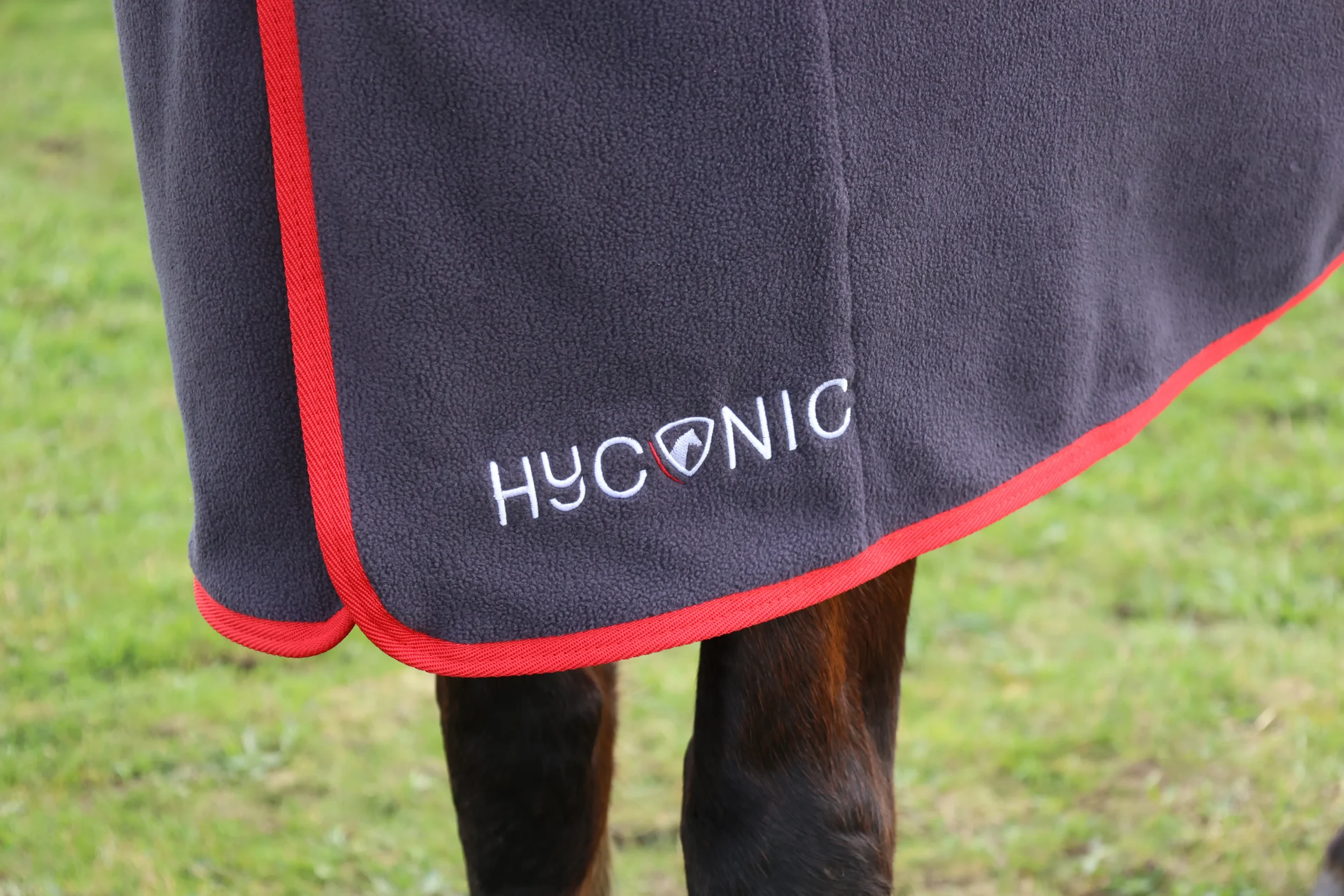 HyCONIC Fleece Rug - Image 3